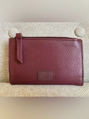 Leather Fossil burgundy wallet